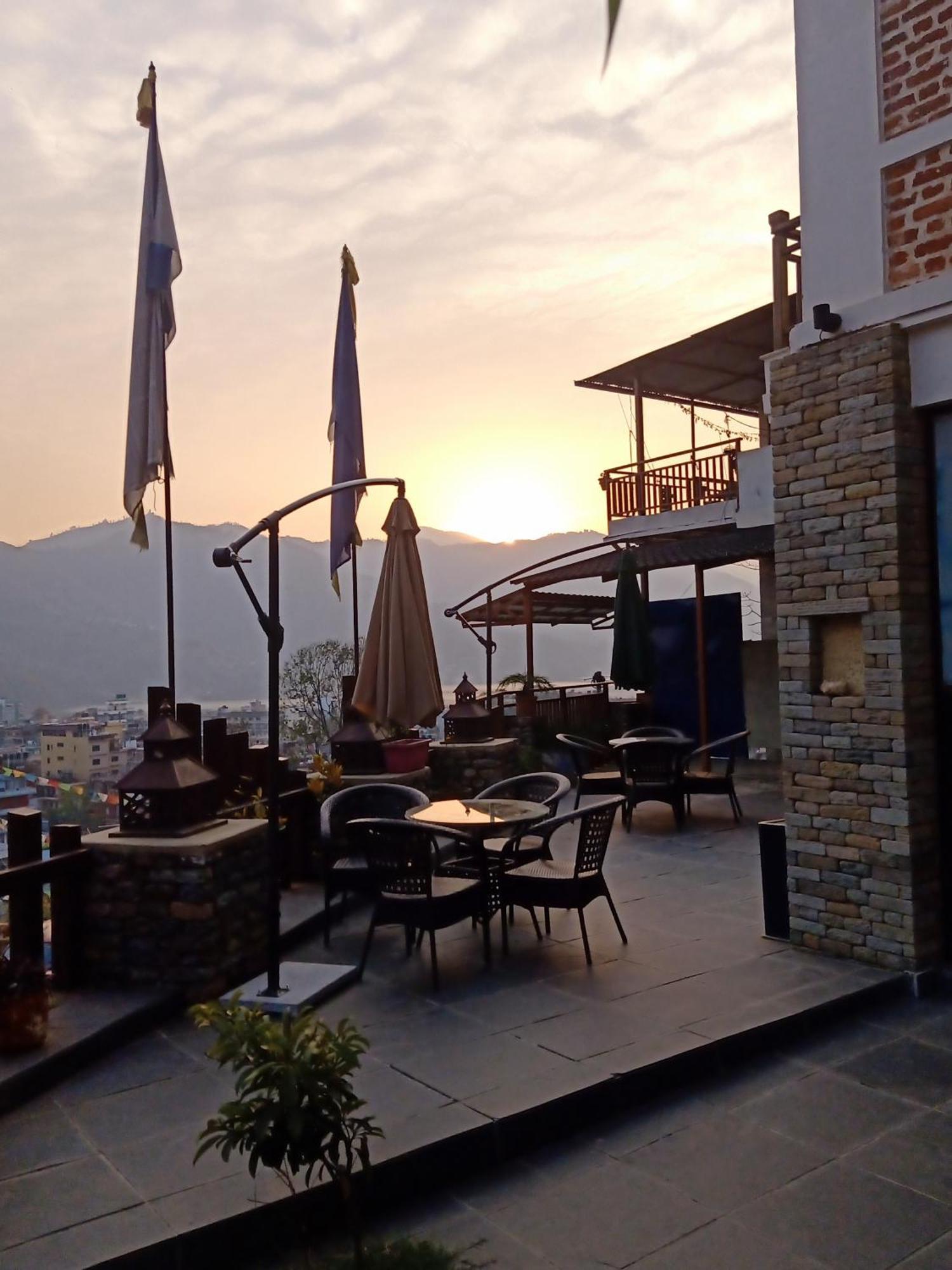 Hotel Kings Pokhara Exterior foto